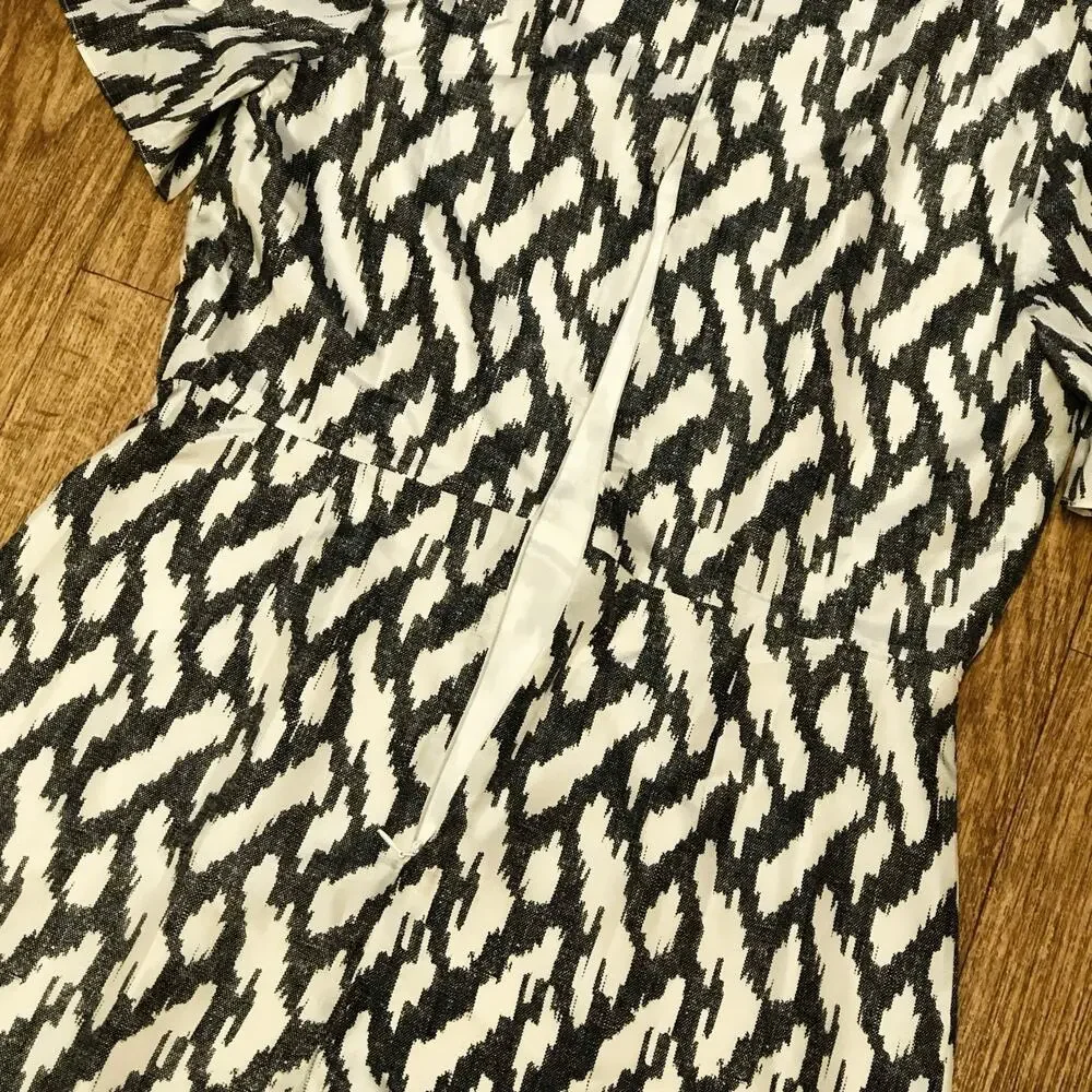 J. Crew Gray White Silk Flutter Short Sleeve Abstract Ikat Pattern Dress Size 8